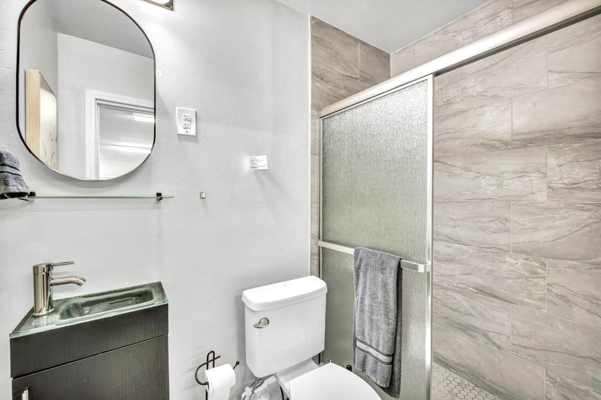 Upstay - Austin Getaway - Pool & Hot Tub & Games Eksteriør bilde